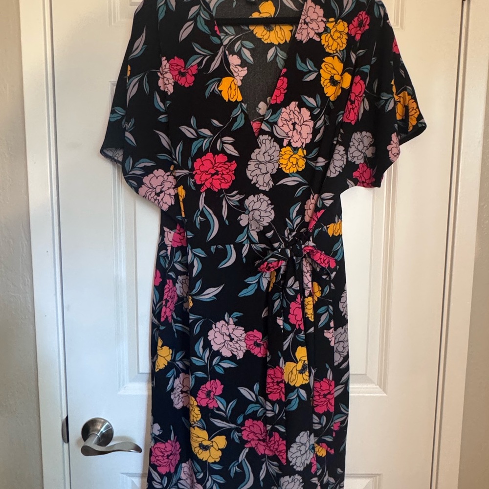 Simply Styled Black Floral Midi Dress